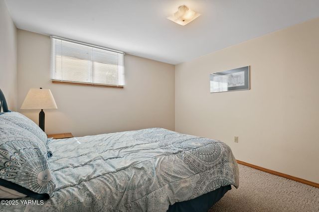 405 N 61st Ave, Yakima, WA 98908