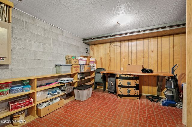 405 N 61st Ave, Yakima, WA 98908