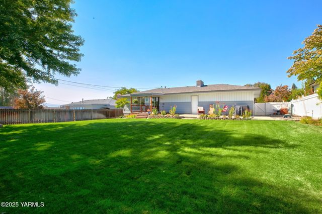 405 N 61st Ave, Yakima, WA 98908
