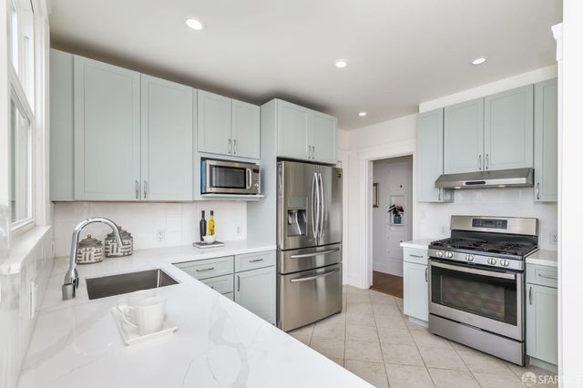 110 Pinehurst Way, San Francisco, CA 94112