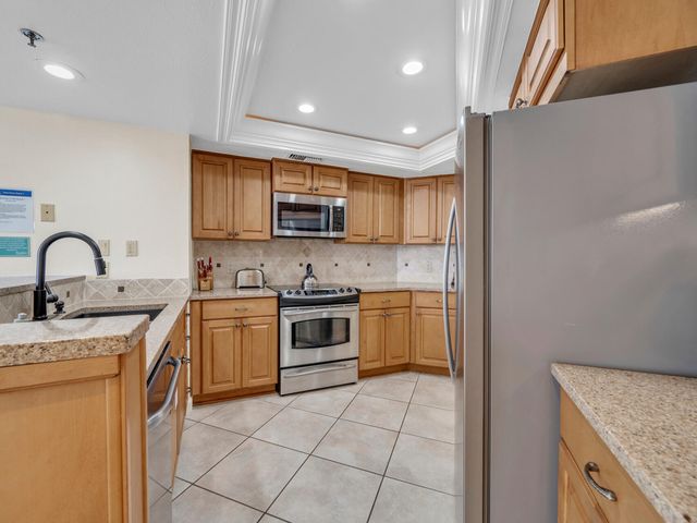 100 Gulf Shore Drive UNIT 403, Destin, FL 32541
