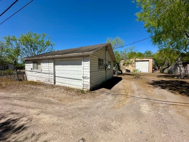 1109 E Huisache Ave, Kingsville, TX 78363