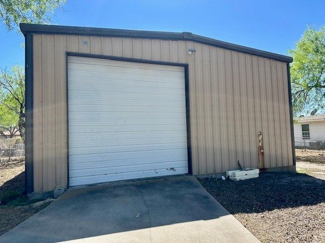 1109 E Huisache Ave, Kingsville, TX 78363