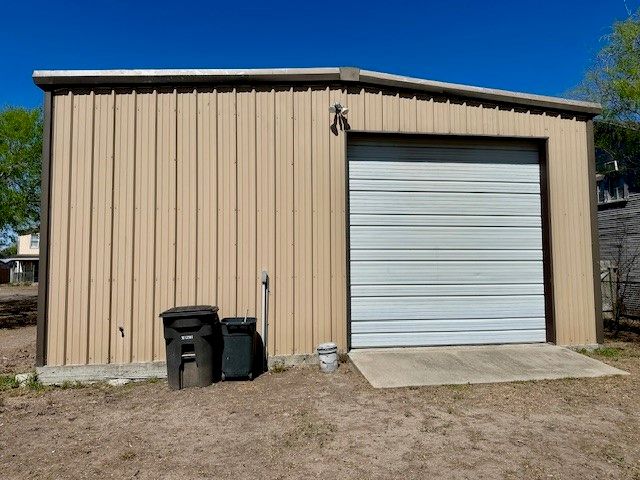 1109 E Huisache Ave, Kingsville, TX 78363