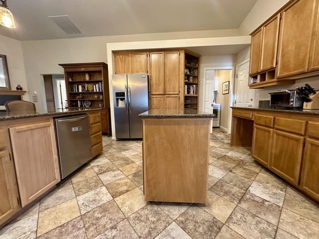 135 Meadow Slope Drive, Talent, OR 97540