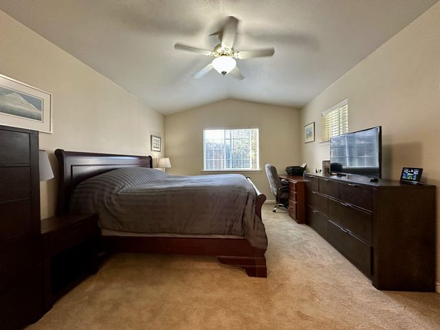 135 Meadow Slope Drive, Talent, OR 97540