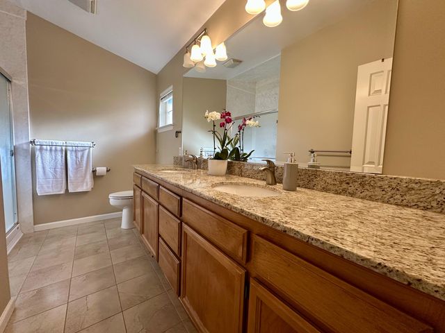 135 Meadow Slope Drive, Talent, OR 97540