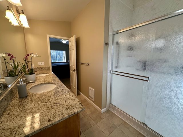 135 Meadow Slope Drive, Talent, OR 97540