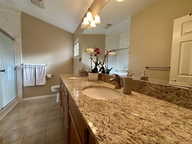 135 Meadow Slope Drive, Talent, OR 97540