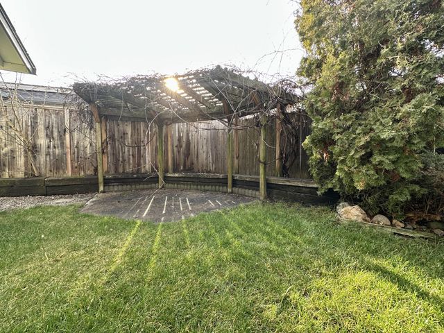 135 Meadow Slope Drive, Talent, OR 97540