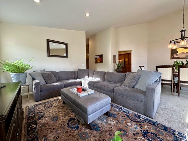 135 Meadow Slope Drive, Talent, OR 97540