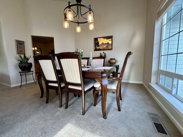 135 Meadow Slope Drive, Talent, OR 97540