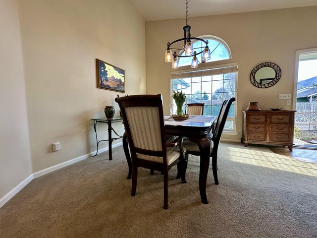 135 Meadow Slope Drive, Talent, OR 97540