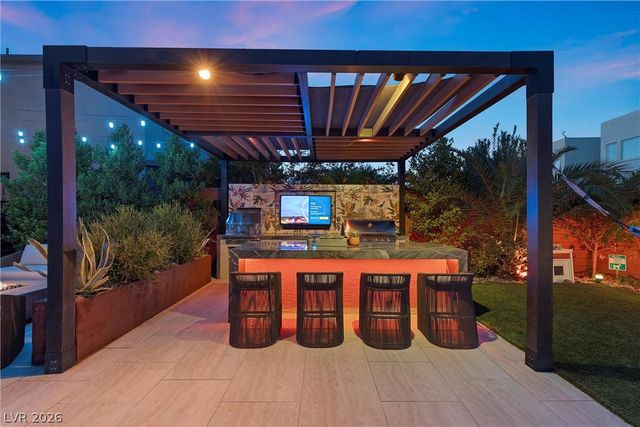 8620 Grove Mill Court, Las Vegas, NV 89139