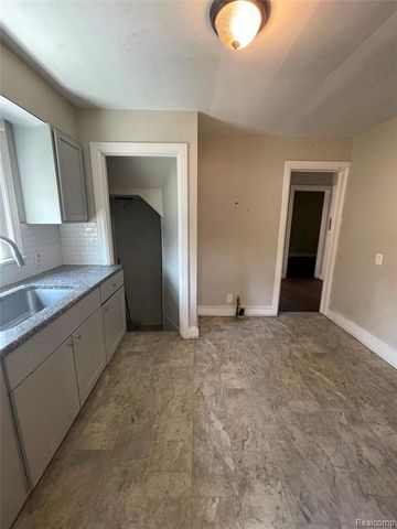 10345 Greensboro Street, Detroit, MI 48224