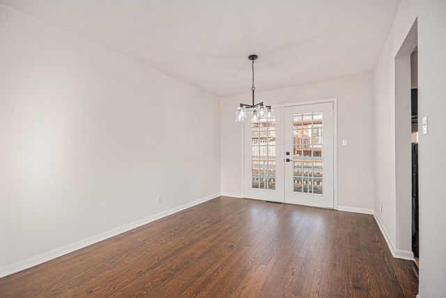 521 Pawnee Drive, Lake In The Hills, IL 60156