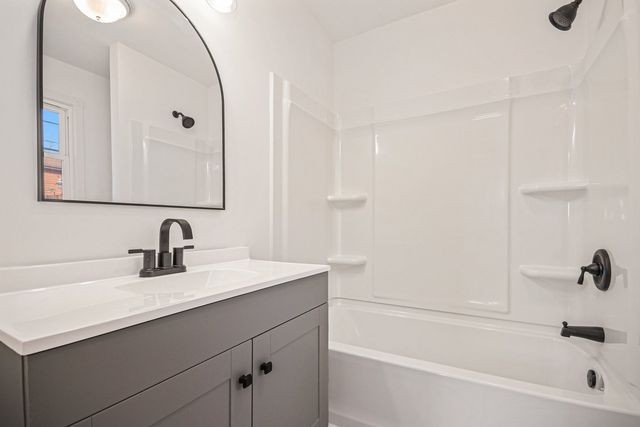 521 Pawnee Drive, Lake In The Hills, IL 60156