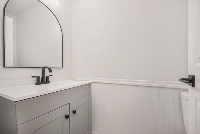 521 Pawnee Drive, Lake In The Hills, IL 60156