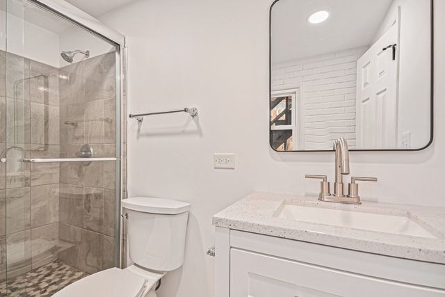 521 Pawnee Drive, Lake In The Hills, IL 60156