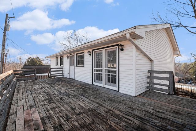 521 Pawnee Drive, Lake In The Hills, IL 60156