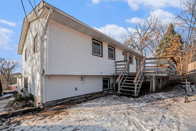 521 Pawnee Drive, Lake In The Hills, IL 60156