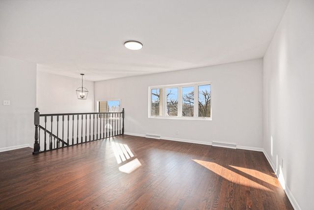 521 Pawnee Drive, Lake In The Hills, IL 60156