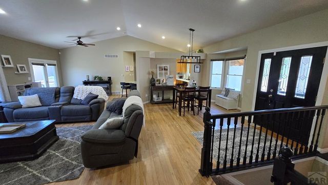 232 Alhambra Dr, Pueblo, CO 81005