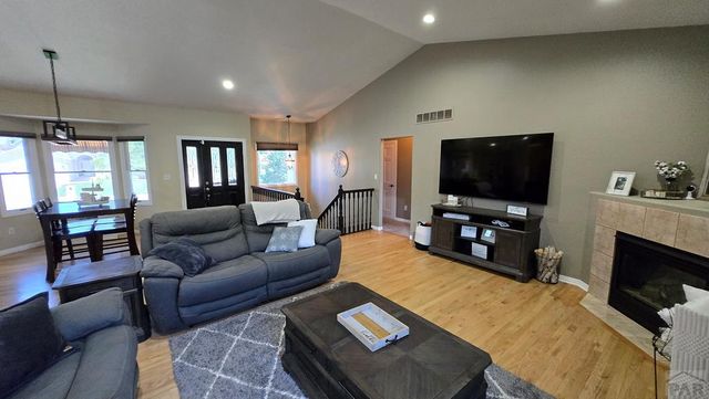 232 Alhambra Dr, Pueblo, CO 81005