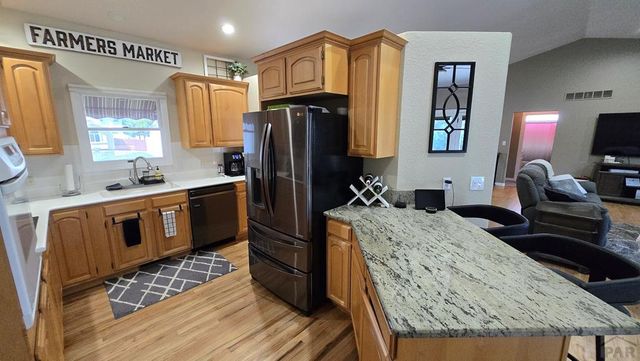 232 Alhambra Dr, Pueblo, CO 81005