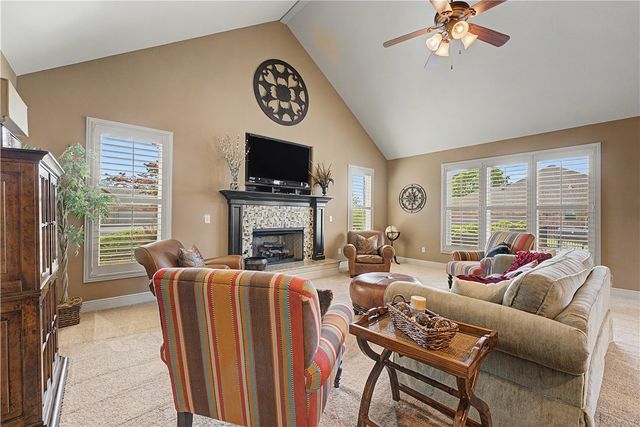 3601 NW Creekstone Boulevard, Bentonville, AR 72712