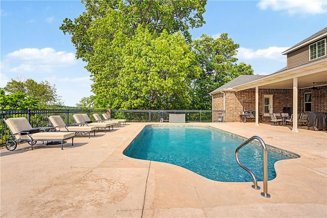 3601 NW Creekstone Boulevard, Bentonville, AR 72712