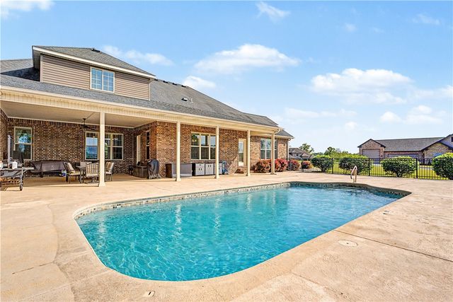 3601 NW Creekstone Boulevard, Bentonville, AR 72712