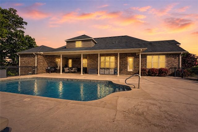 3601 NW Creekstone Boulevard, Bentonville, AR 72712