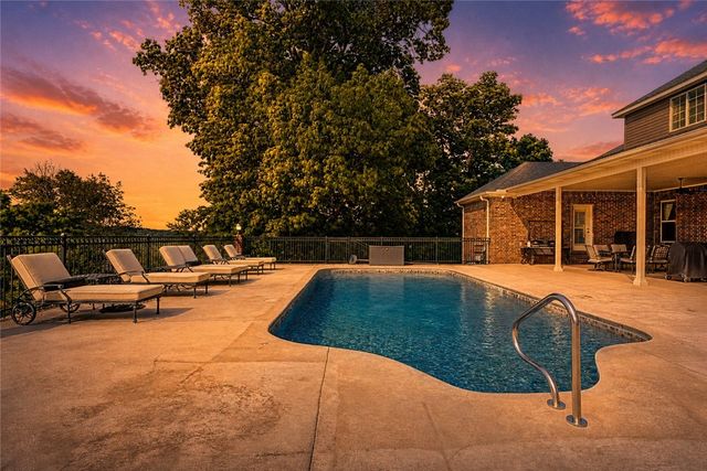3601 NW Creekstone Boulevard, Bentonville, AR 72712