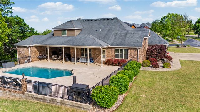 3601 NW Creekstone Boulevard, Bentonville, AR 72712
