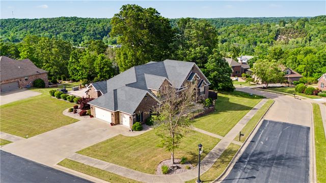 3601 NW Creekstone Boulevard, Bentonville, AR 72712