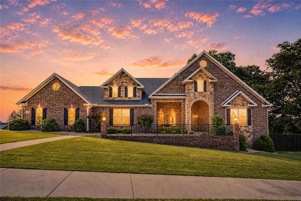 3601 NW Creekstone Boulevard, Bentonville, AR 72712