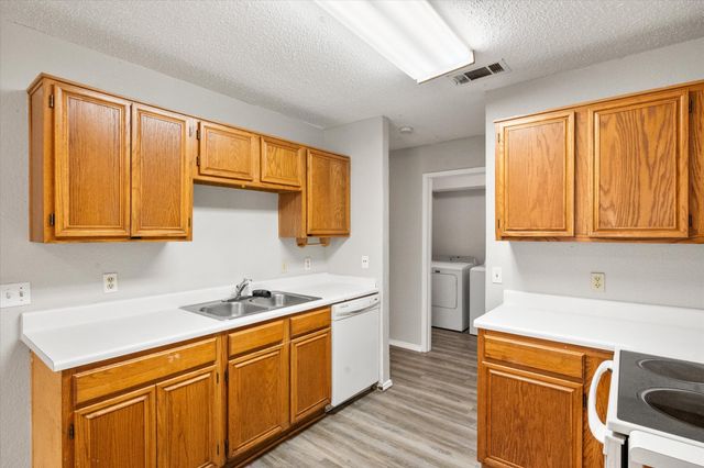 1217 Hidden Creek Drive, Mansfield, TX 76063