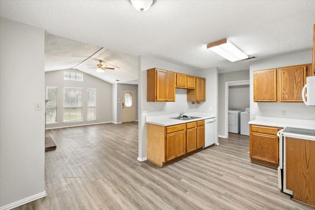 1217 Hidden Creek Drive, Mansfield, TX 76063