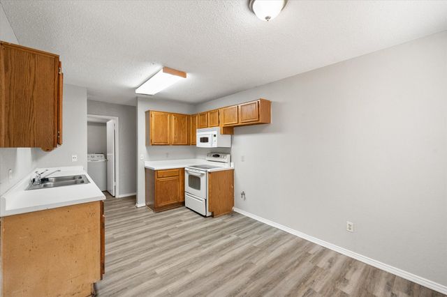 1217 Hidden Creek Drive, Mansfield, TX 76063