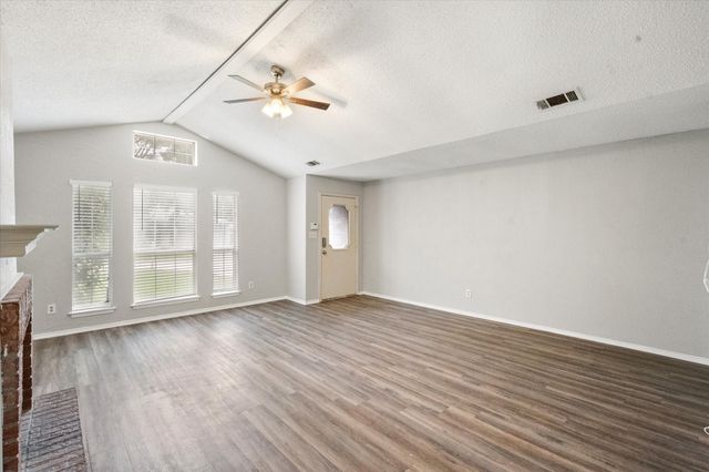 1217 Hidden Creek Drive, Mansfield, TX 76063
