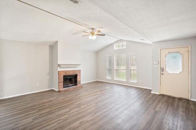 1217 Hidden Creek Drive, Mansfield, TX 76063