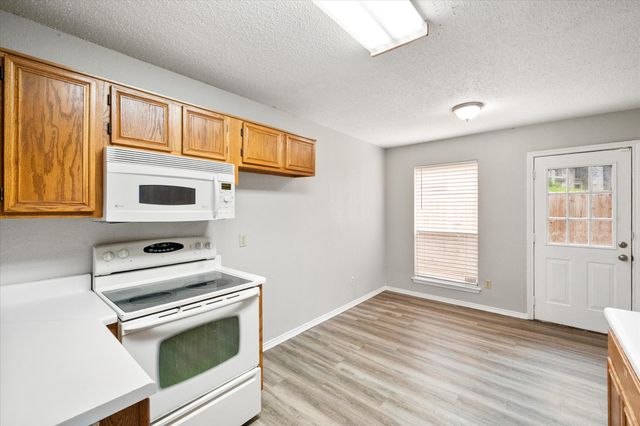 1217 Hidden Creek Drive, Mansfield, TX 76063