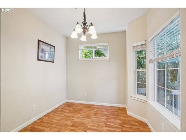 7104 Se STERLING Ln, Hillsboro, OR 97123