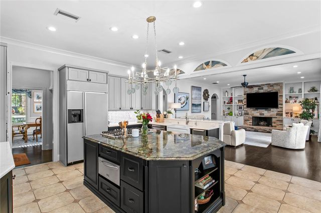 3126 W OAKLYN AVENUE, Tampa, FL 33609