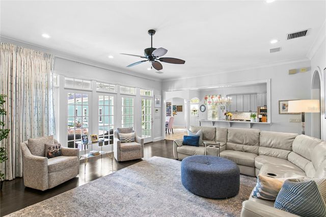 3126 W OAKLYN AVENUE, Tampa, FL 33609