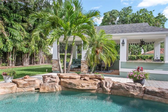 3126 W OAKLYN AVENUE, Tampa, FL 33609