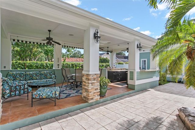 3126 W OAKLYN AVENUE, Tampa, FL 33609