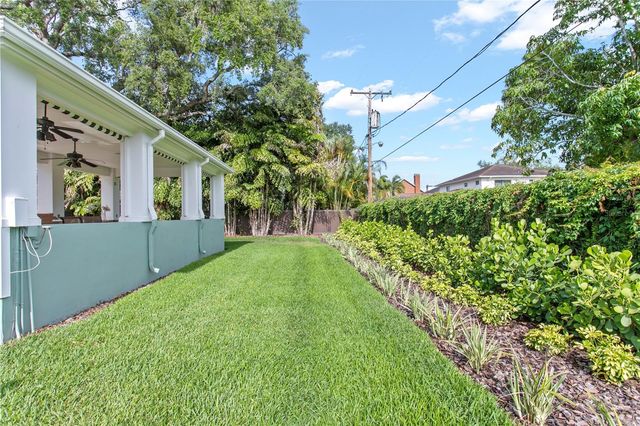 3126 W OAKLYN AVENUE, Tampa, FL 33609