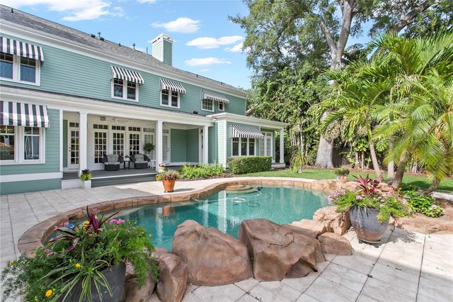 3126 W OAKLYN AVENUE, Tampa, FL 33609